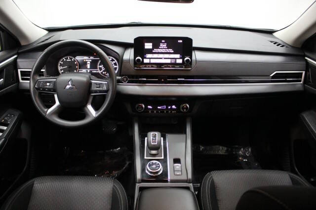 2022 Mitsubishi Outlander ES