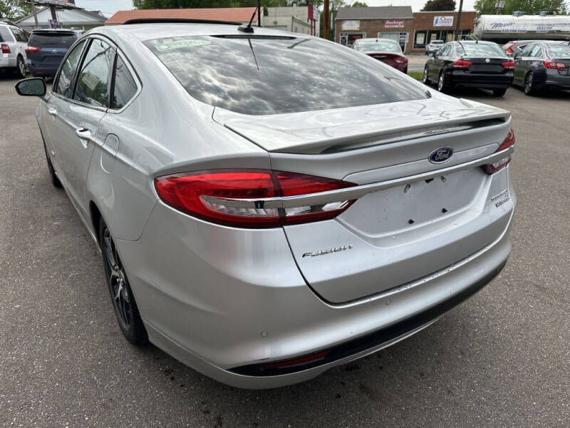 2017 Ford Fusion Hybrid Titanium photo 4