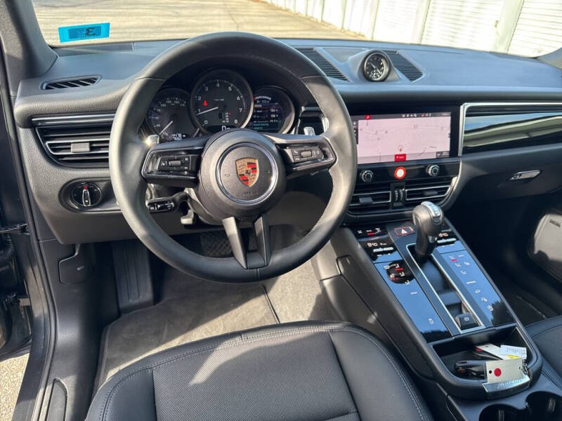 2025 Porsche Macan