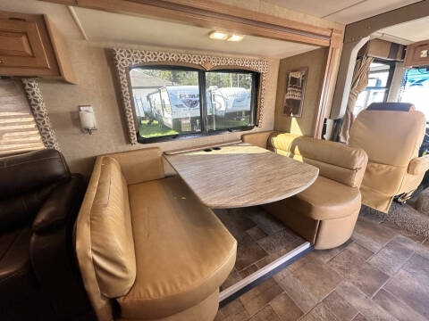 2015 Thor Motor Coach Hurricane