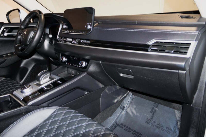 2024 Mitsubishi Outlander PHEV SEL
