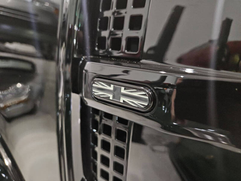 2024 Land Rover Defender 110 V8 P525