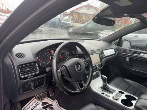 2017 Volkswagen Touareg V6 Wolfsburg