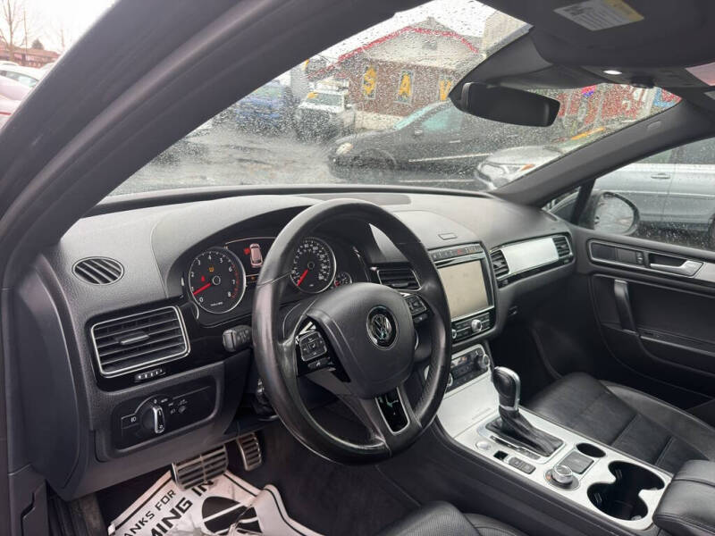 2017 Volkswagen Touareg V6 Wolfsburg