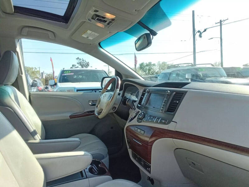 2011 Toyota Sienna Limited 7-Passenger