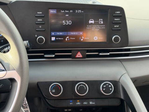 2024 Hyundai Elantra SE