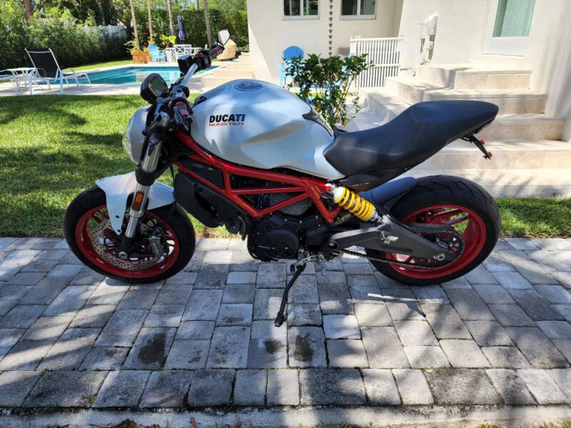 2017 Ducati Monster