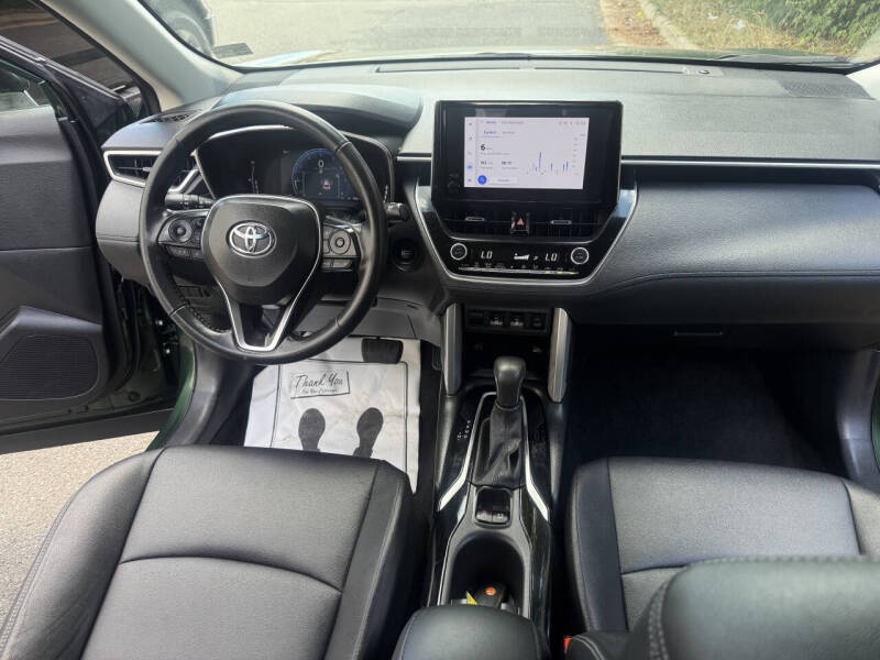 2024 Toyota Corolla Cross XLE