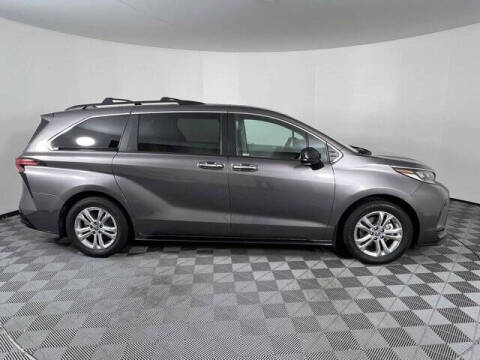 2022 Toyota Sienna XSE 7-Passenger