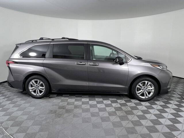 2022 Toyota Sienna XSE 7-Passenger