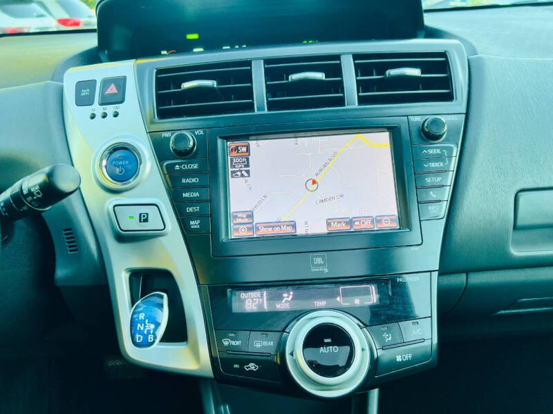 2013 Toyota Prius v Five