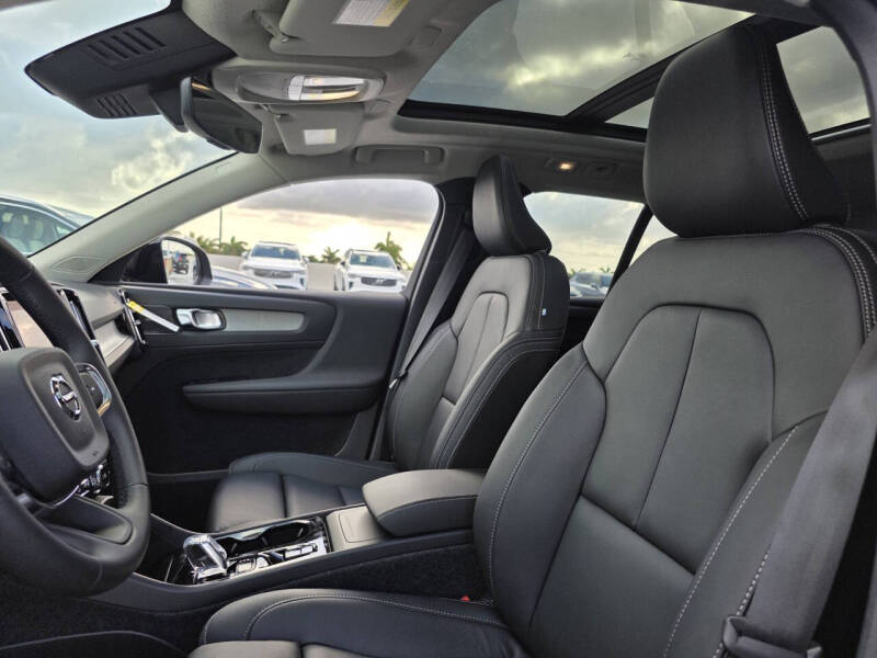 2026 Volvo XC40 B5 Plus