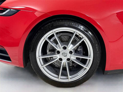 2021 Porsche 911 Carrera