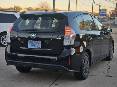 2017 Toyota Prius v Three