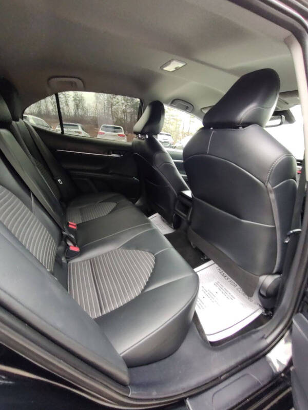 2020 Toyota Camry SE