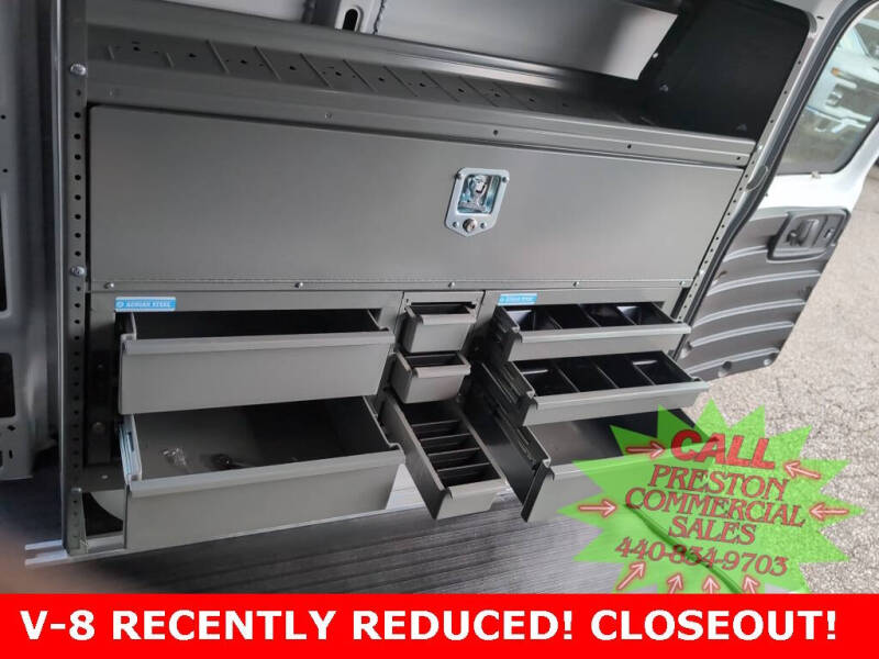 2025 Chevrolet Express 3500