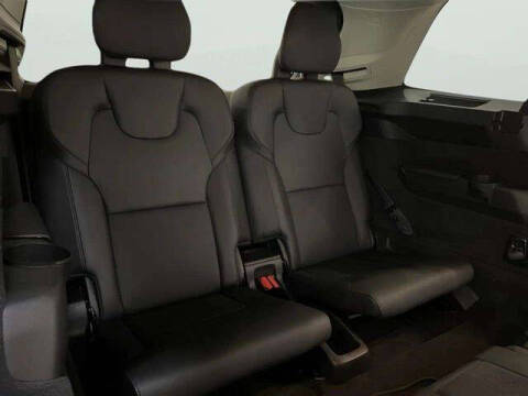 2025 Volvo XC90 B5 Core Bright Theme