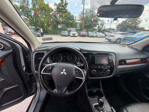 2015 Mitsubishi Outlander SE