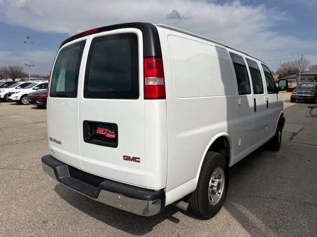 2023 GMC Savana 2500