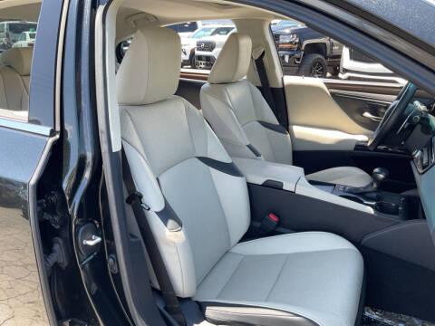 2025 Lexus ES 300h