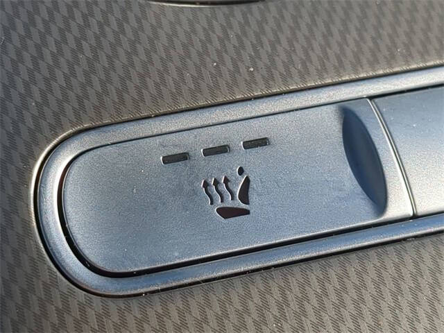 2024 Genesis GV60 Standard