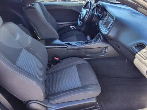 2021 Dodge Challenger SXT