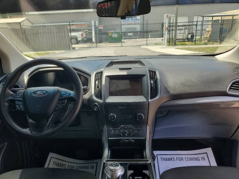 2020 Ford Edge SE
