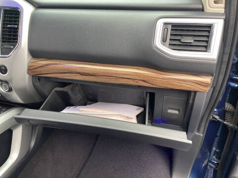 2017 Nissan Titan SL