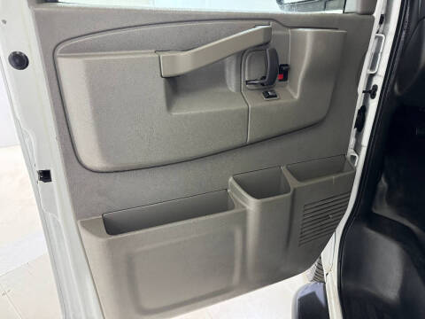 2017 GMC Savana 2500