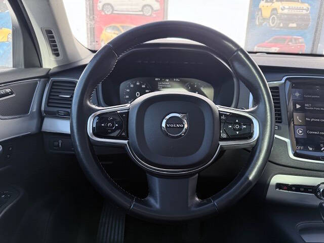 2016 Volvo XC90 T6 Momentum