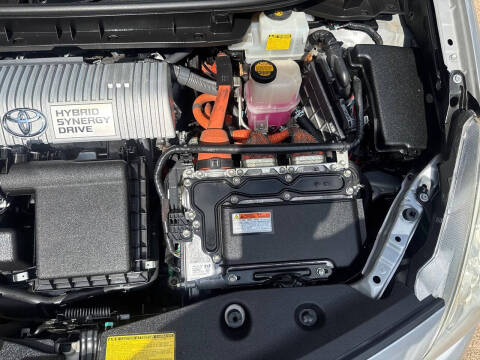 2013 Toyota Prius v Three