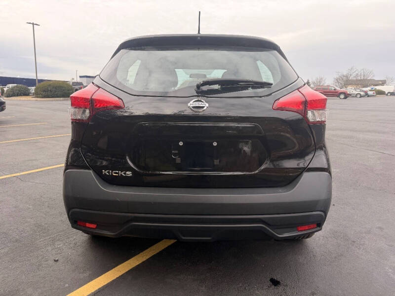 2019 Nissan Kicks S