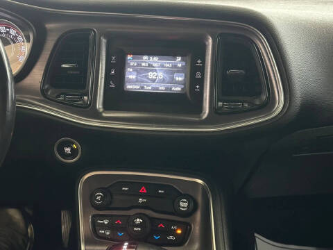 2015 Dodge Challenger SXT