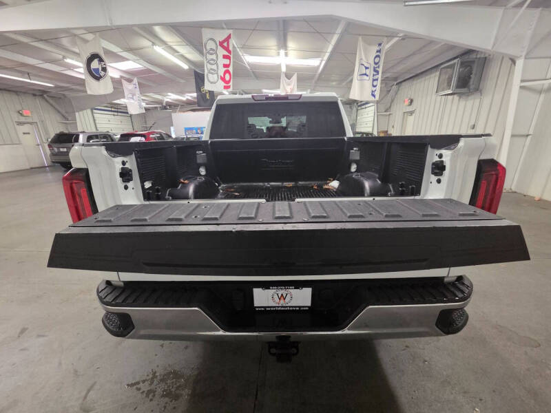 2024 GMC Sierra 1500 SLT