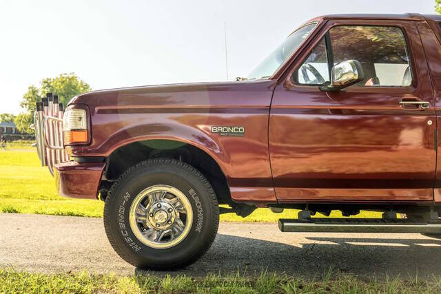 Red 1995 Ford Bronco XLT 2dr XLT 4WD SUV 2