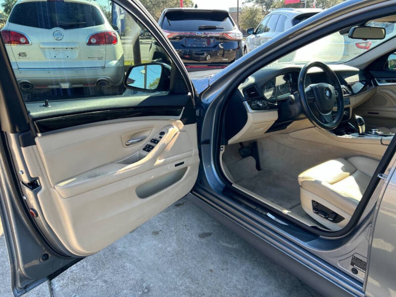 2011 BMW 5 Series 528i