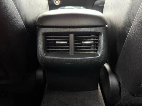 2017 Dodge Challenger 392 HEMI Scat Pack Shaker