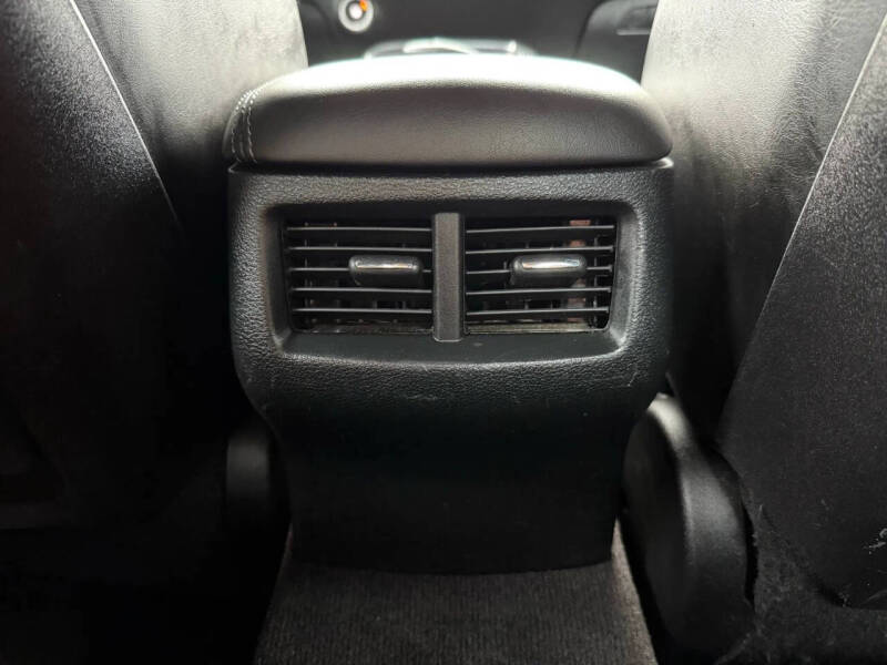 2017 Dodge Challenger 392 HEMI Scat Pack Shaker