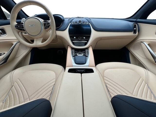 2021 Aston Martin DBX