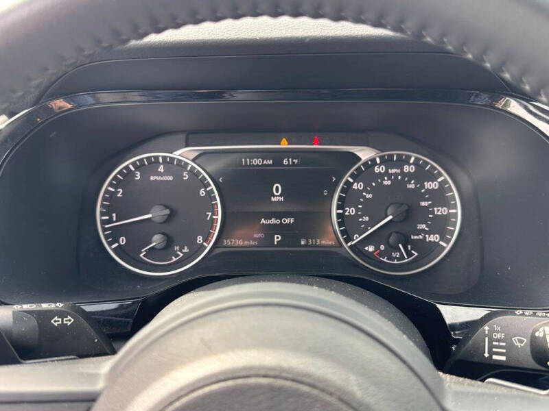 2025 Nissan Pathfinder SV