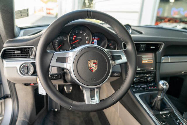 2012 Porsche 911 15