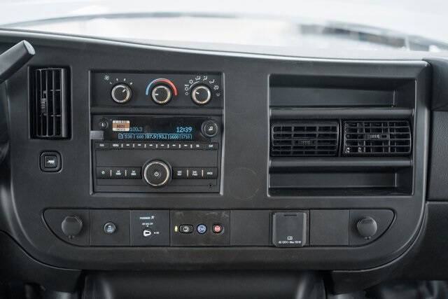 2025 Chevrolet Express 3500