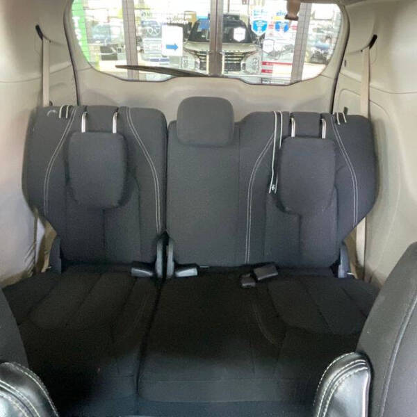 2022 Chrysler Voyager LX