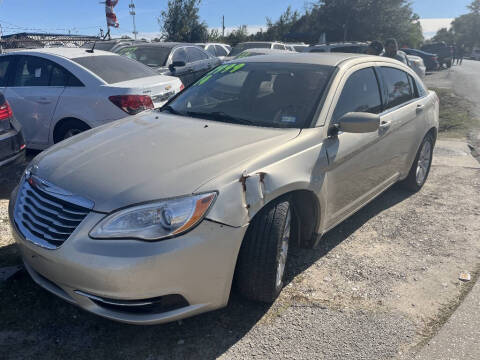 2014 Chrysler 200 for sale at SCOTT HARRISON MOTOR CO in Houston TX