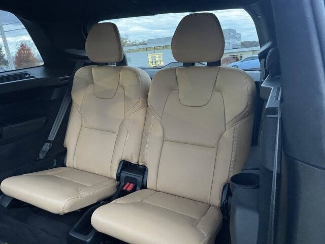 2023 Volvo XC90 Recharge T8 Ultimate Bright Theme 7P