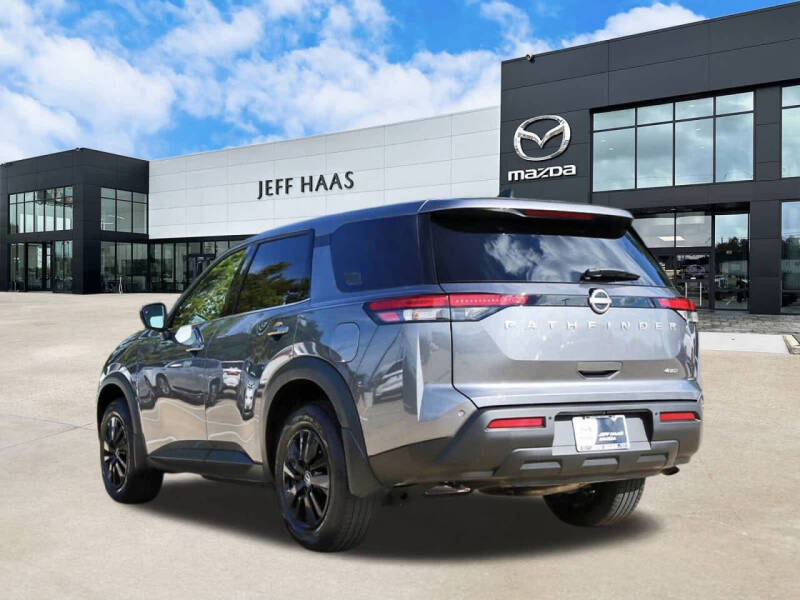 2025 Nissan Pathfinder S