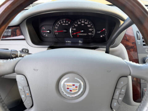 2009 Cadillac DTS Luxury 6-Passenger