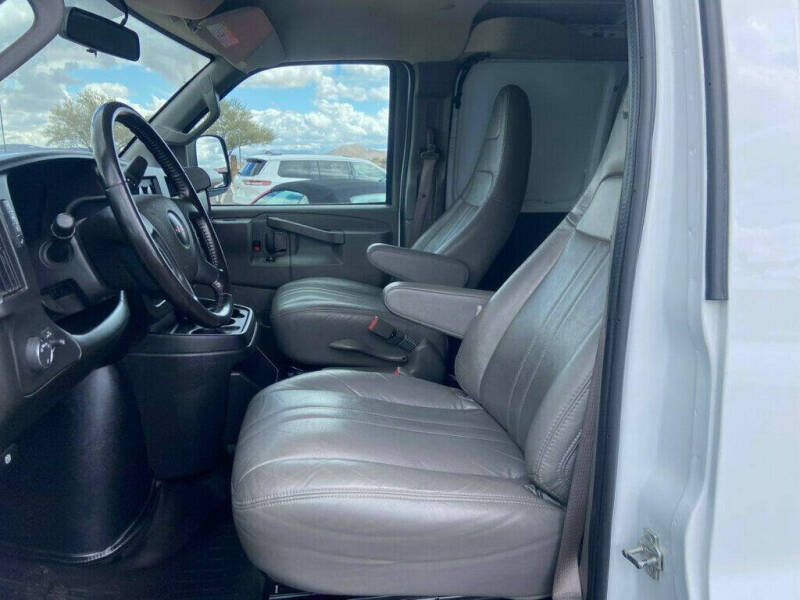 2023 GMC Savana 2500