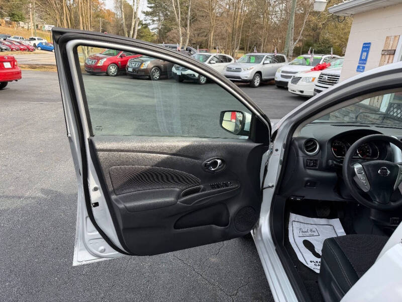 2017 Nissan Versa 1.6 SV