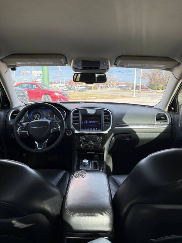 2016 Chrysler 300 Limited